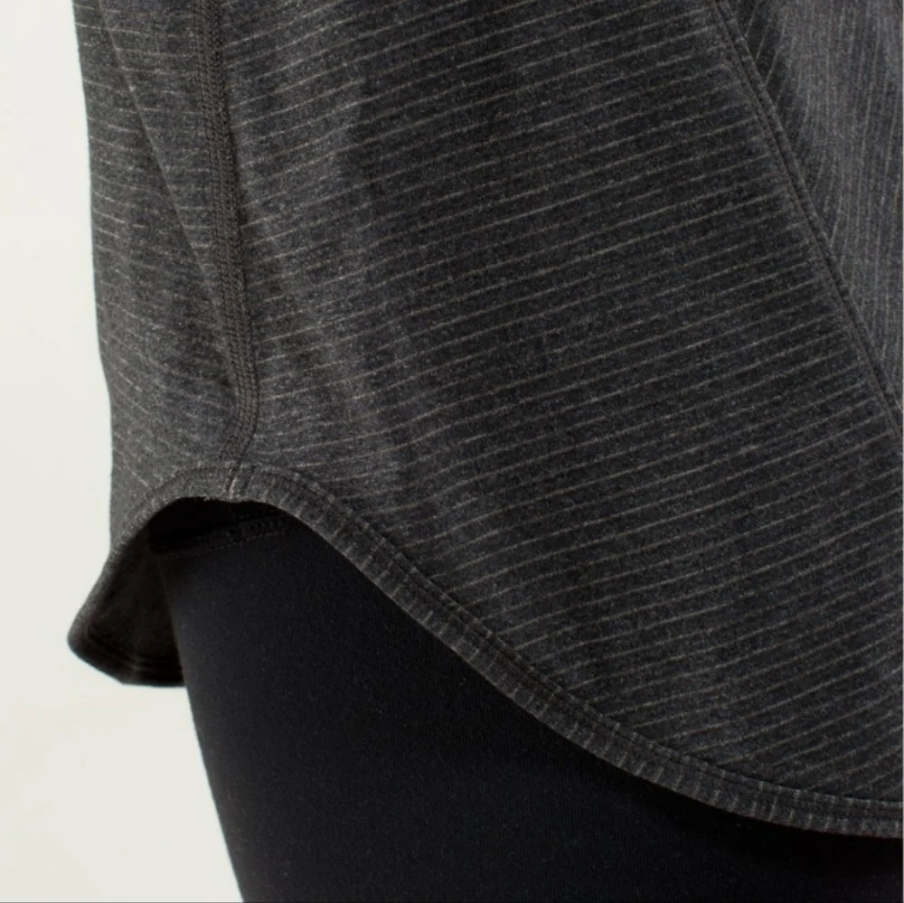 💀Lululemon Roll Out Tank in Heathered Black / Petal Pop Multi / Black - Picture 4 of 14
